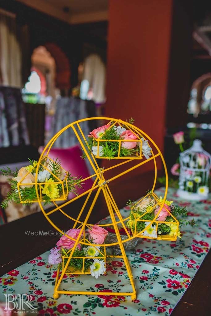 Photo of Ferris wheel floral arrangement