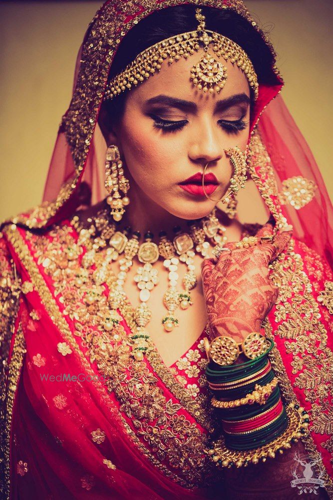 Photo of Bridal jewellery with polki