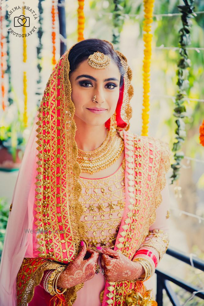 Photo of pink scalloped dupatta