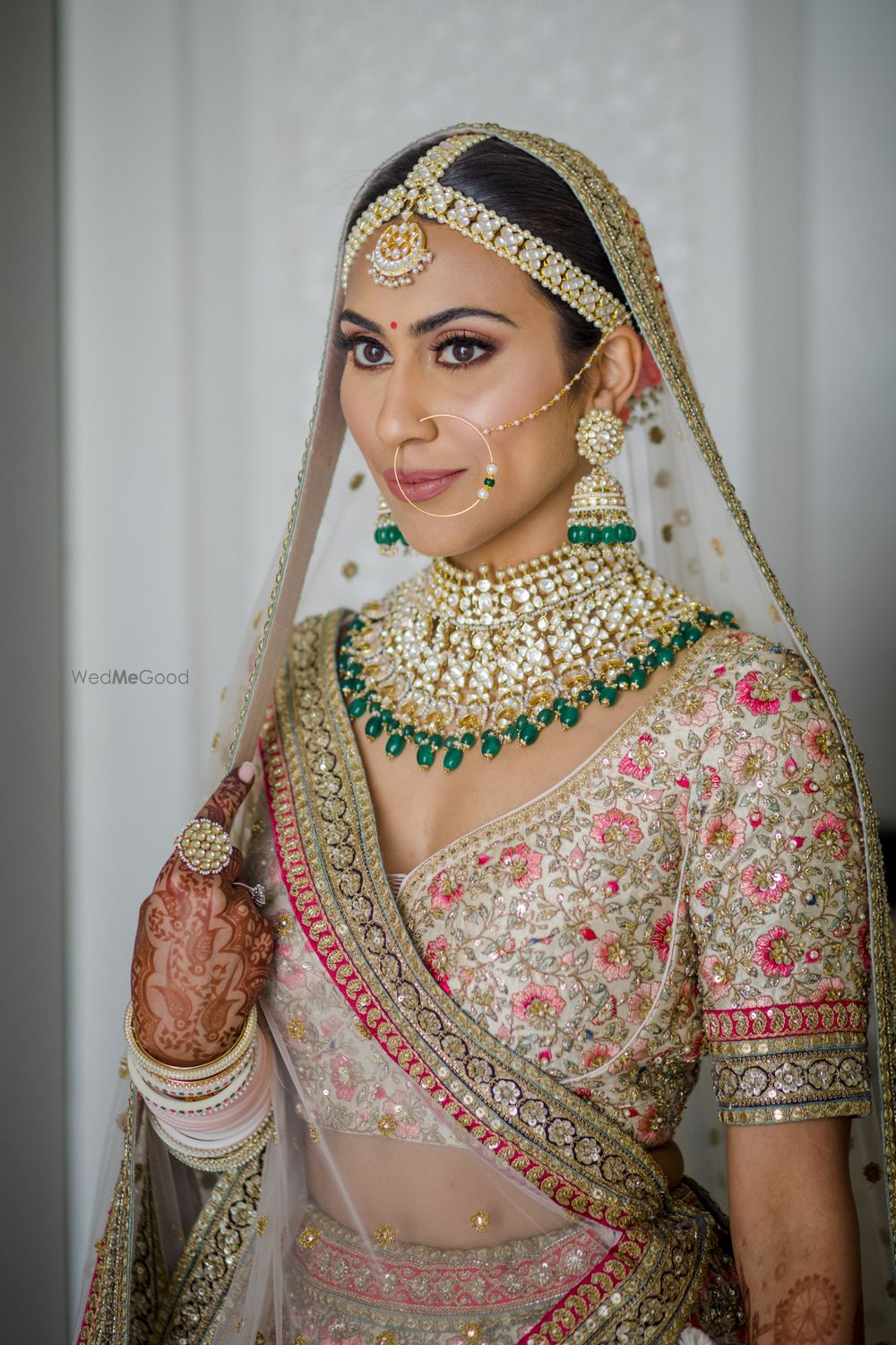 Photo of Pretty bridal portrait and kundan jewellery