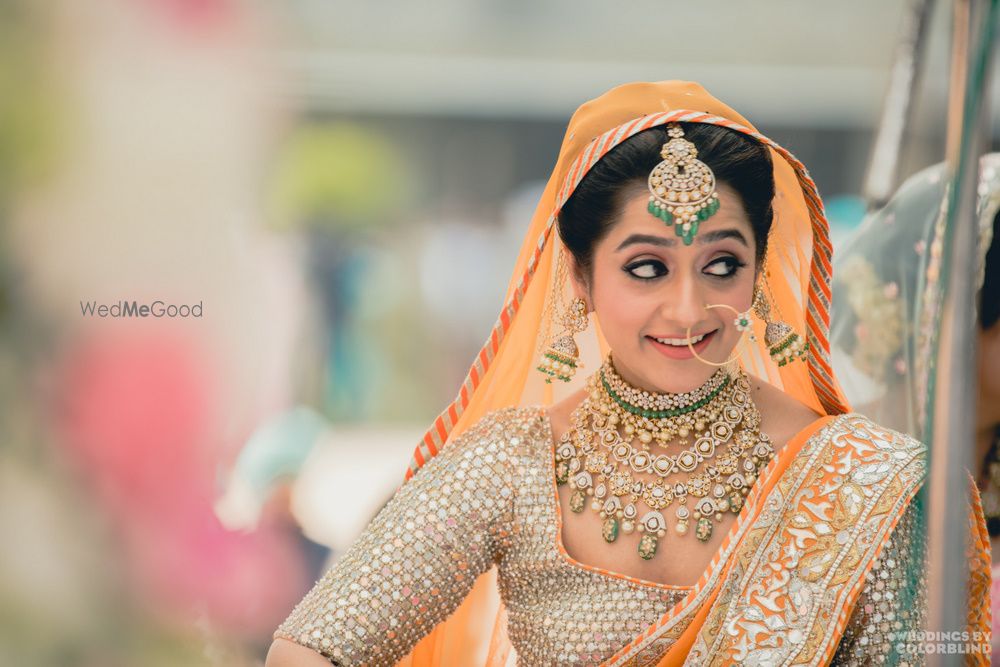 Dark Green Wedding Photoshoot & Poses Photo orange dupatta