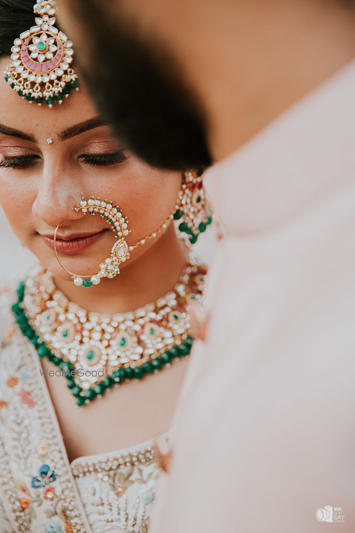 Photo of A gorgeous bridal nath