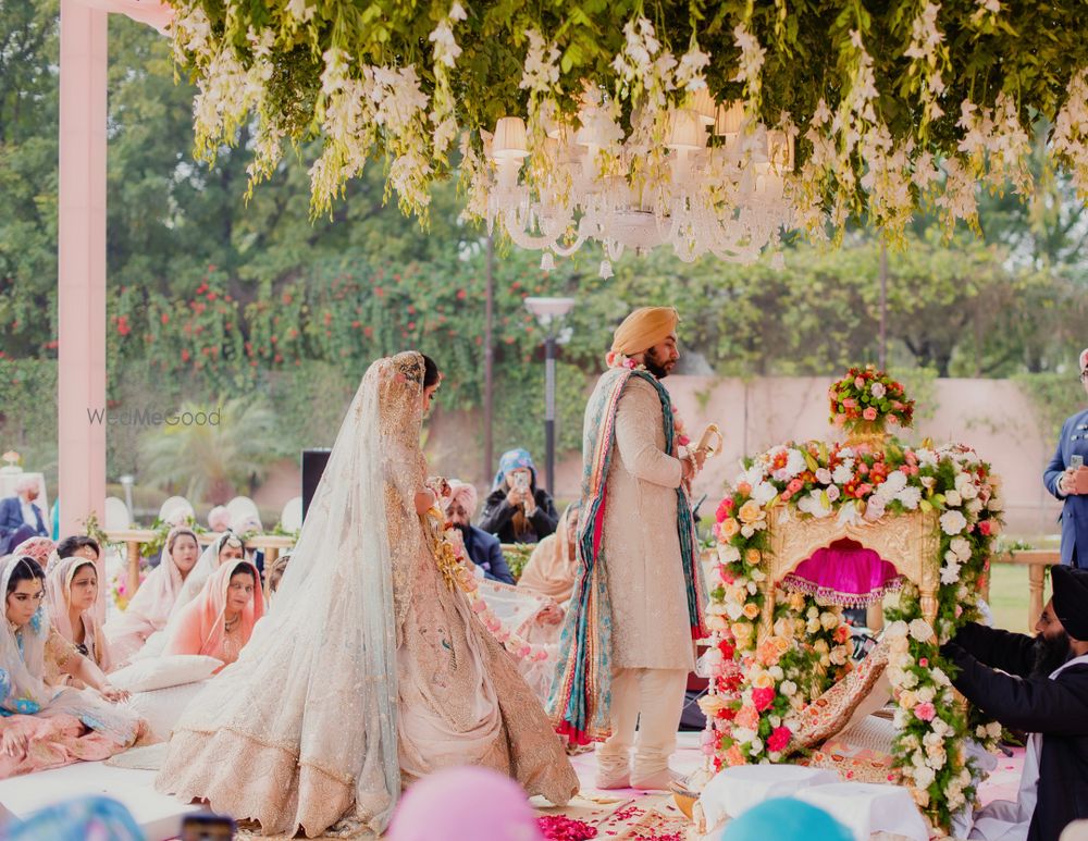 Photo of Pheras during the anand karaj