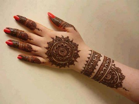 Photo of Mandala pattern simple mehendi design