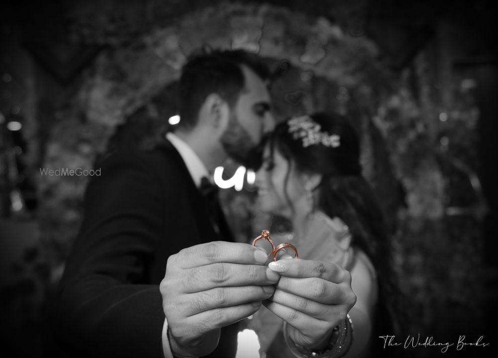 Photo By The Wedding Book - Photographers