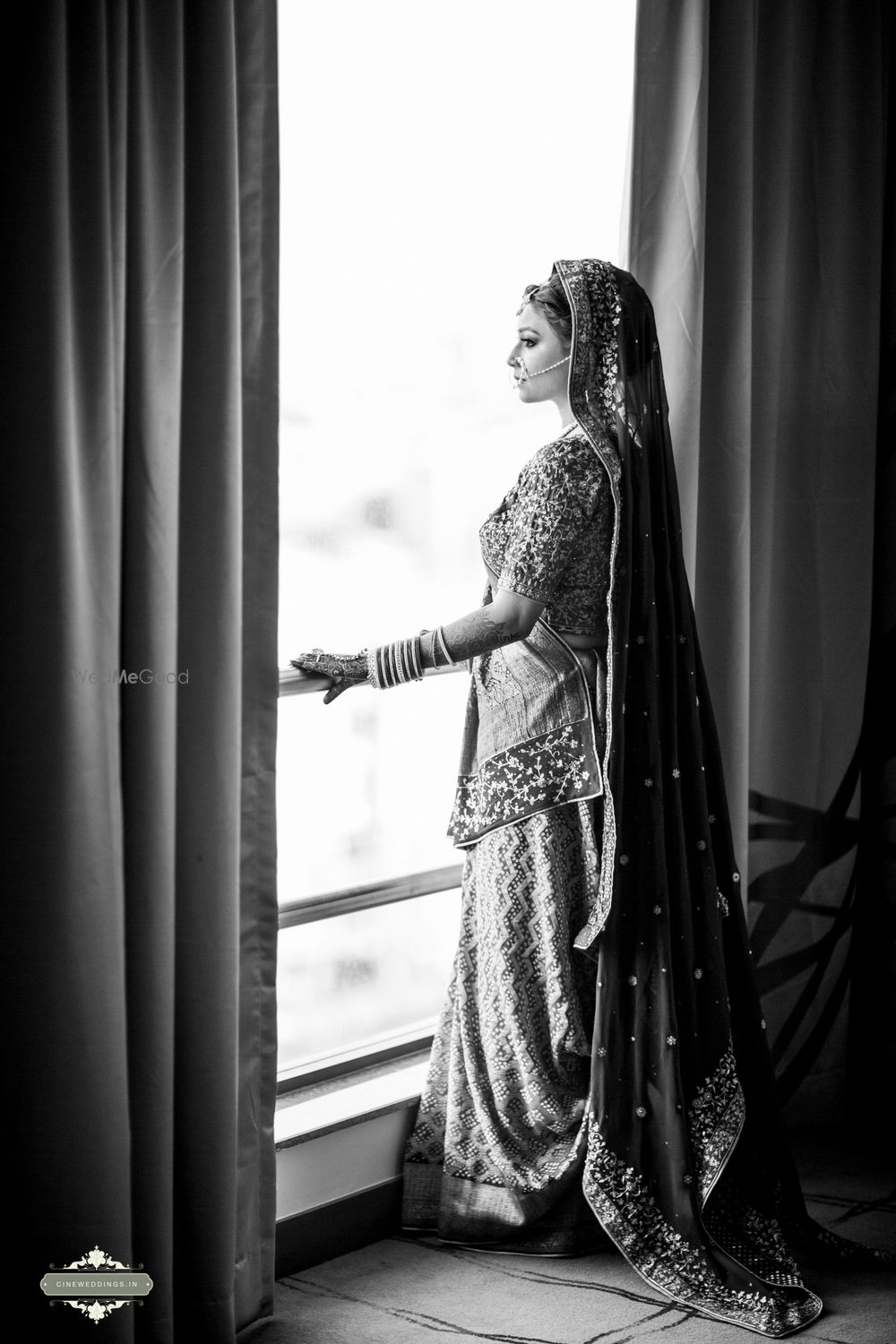 Photo of black and white bridal portrait