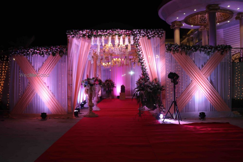 Photo By Golden Suites - Venues