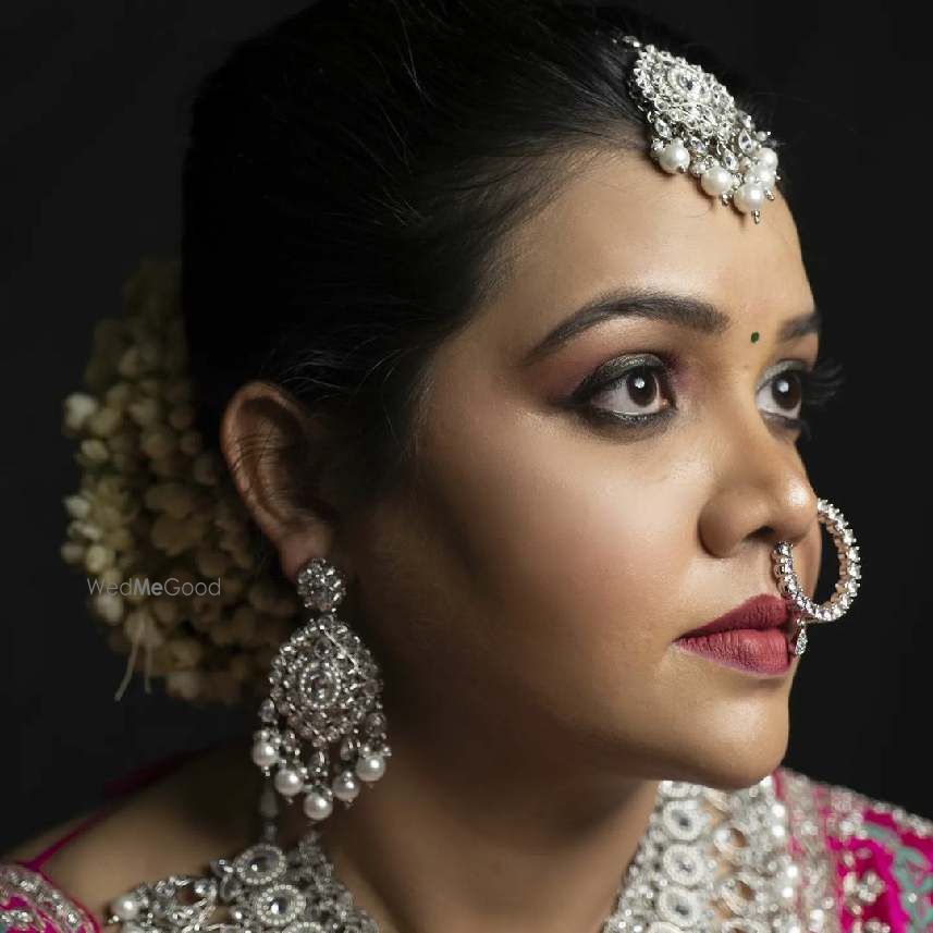 Photo By Himani Chhabra - Bridal Makeup