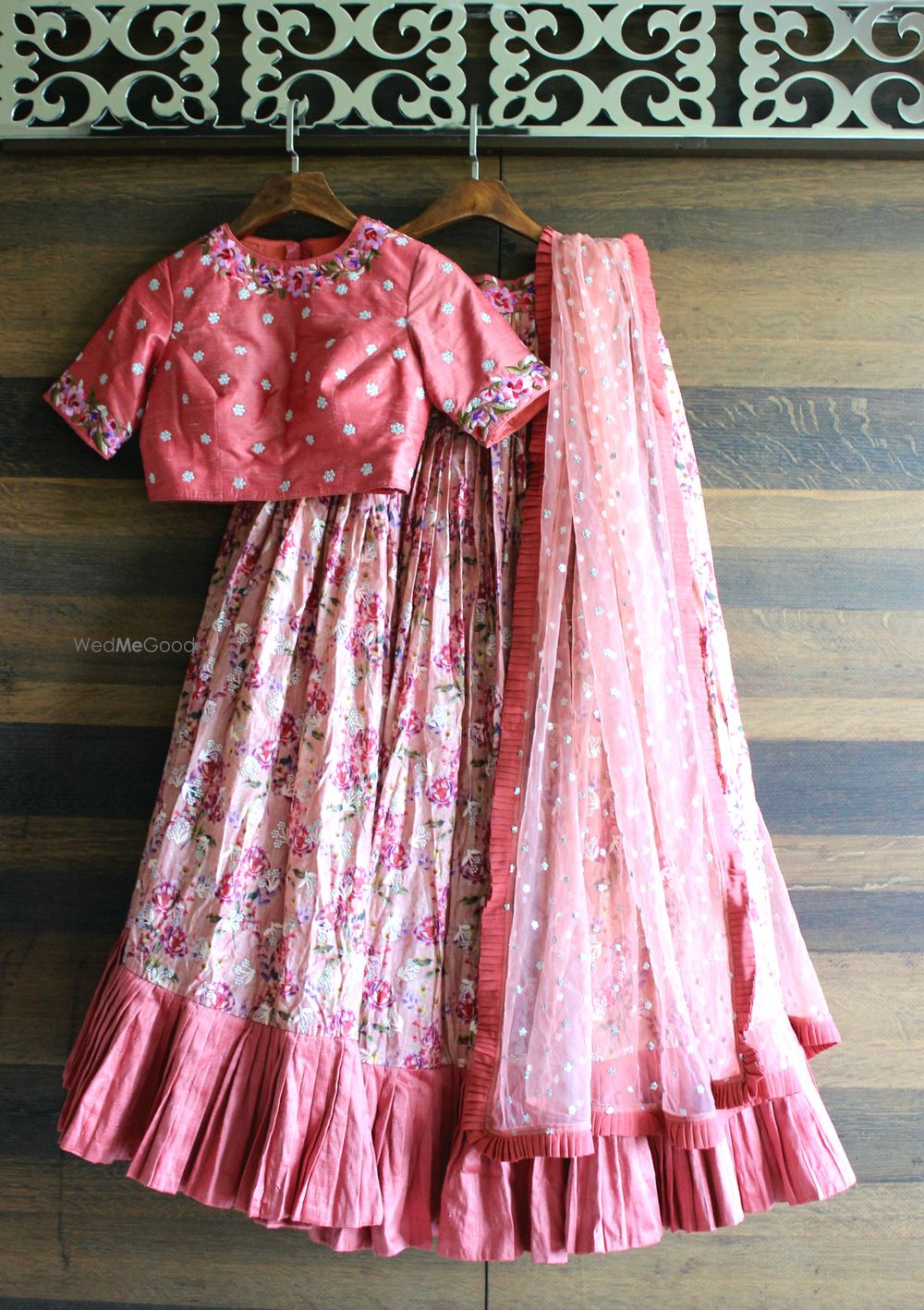 Photo of Light pink floral print mehendi lehenga