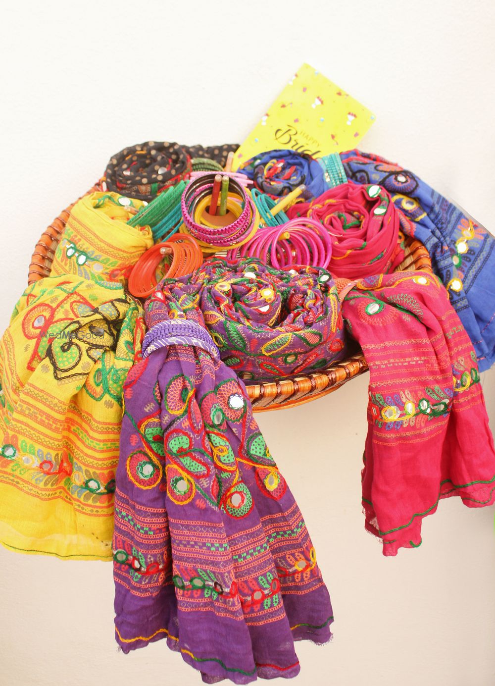 Photo By Earthen Wraps - Trousseau Packers