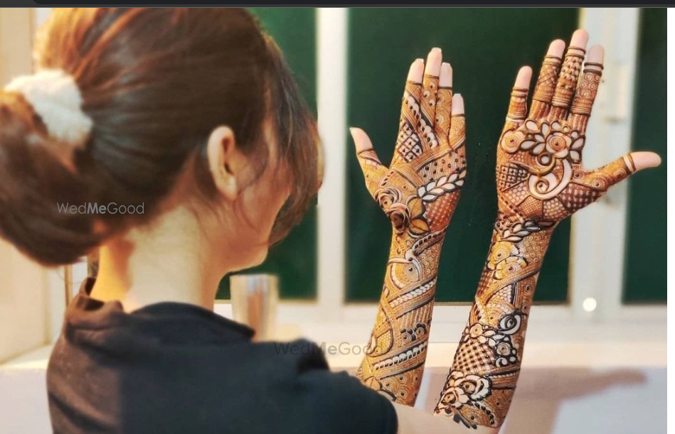 Photo By Aditya mehandi art - Mehendi Artist