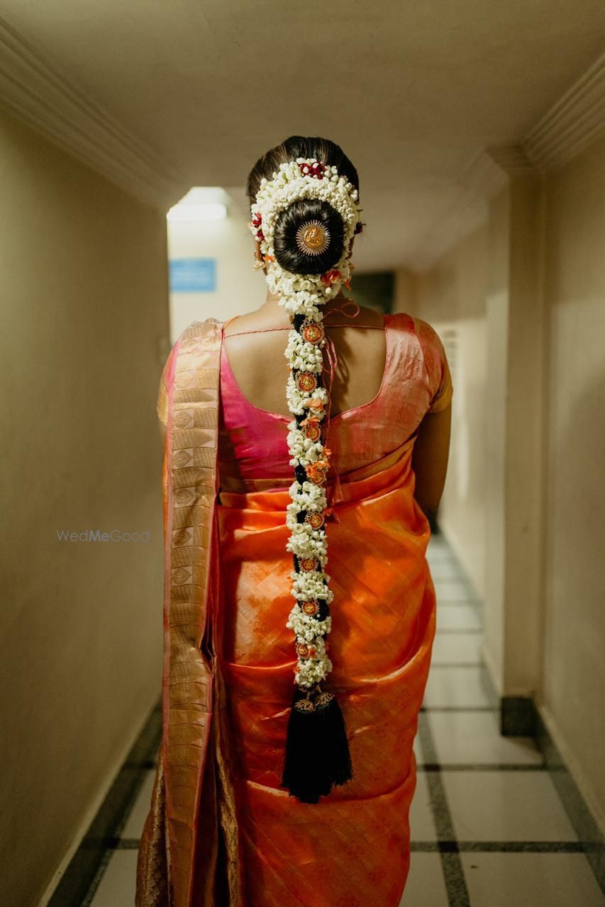 Photo of Floral jada hairstyle for South Indian brides.