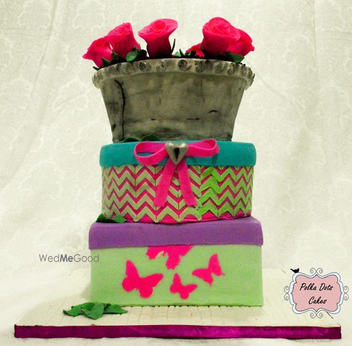 Photo From tiered wedding cakes - By Polka Dots Cakes