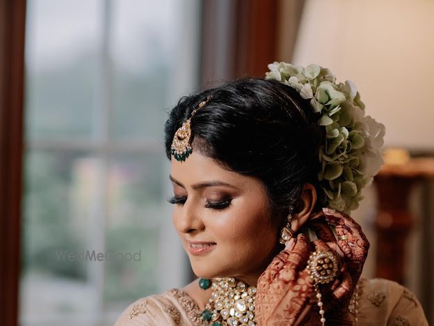 Photo From Ayushi Jain's Destination Wedding looks - By Make up by Shriya Pardal