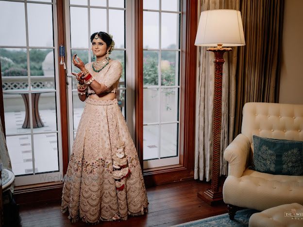 Photo From Ayushi Jain's Destination Wedding looks - By Make up by Shriya Pardal