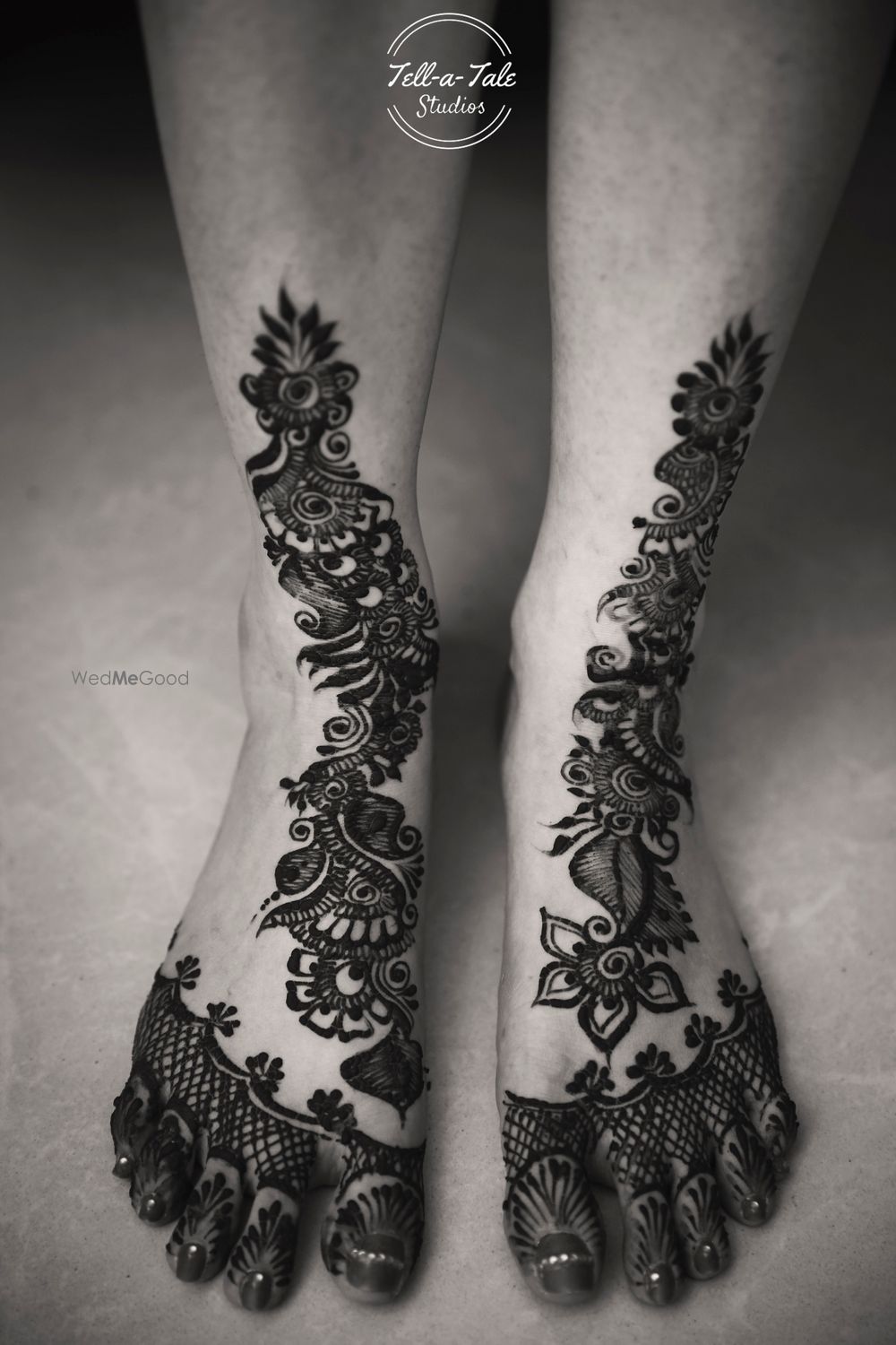 Photo of Floral mehendi on feet