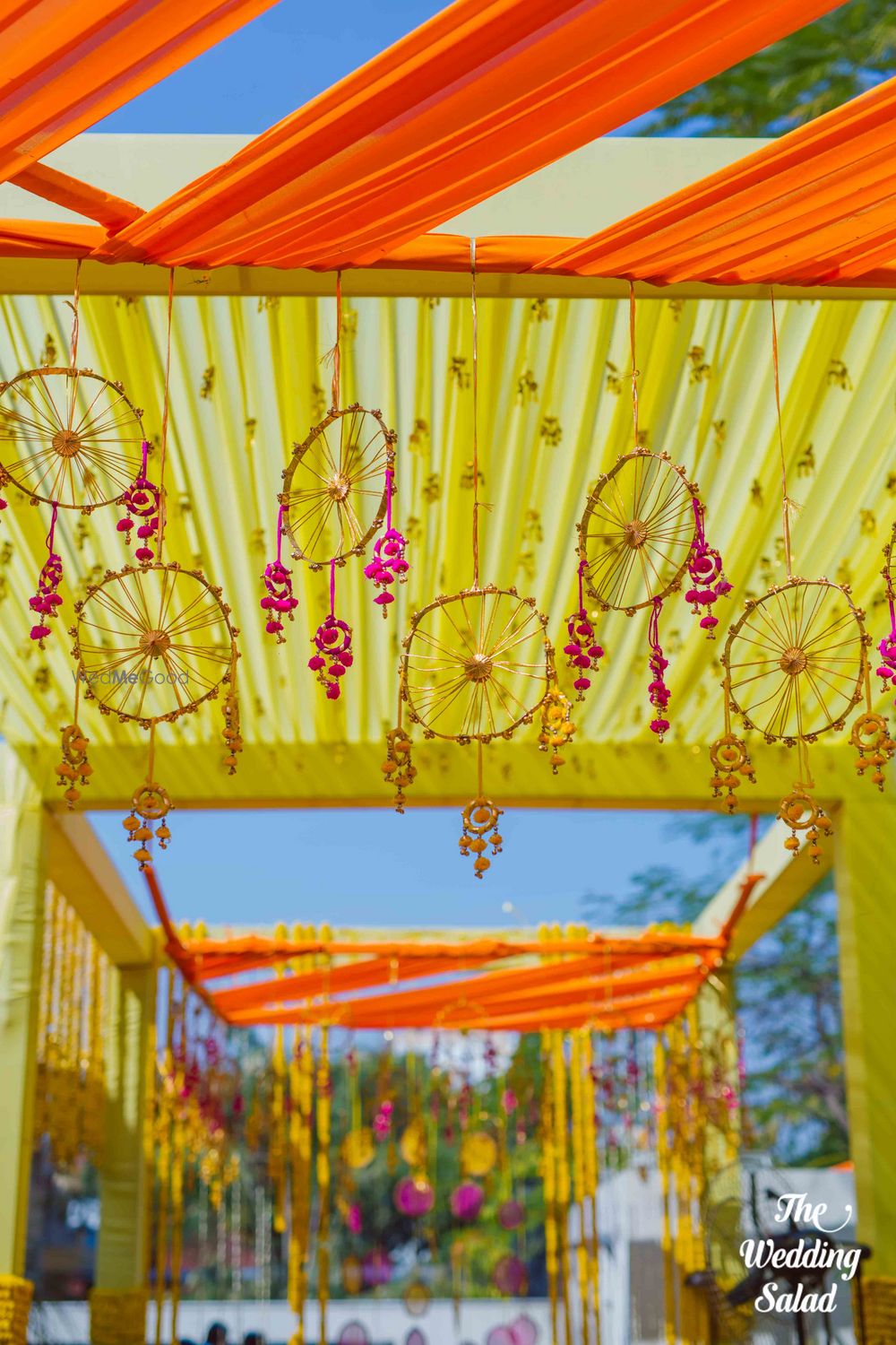 Photo of Hanging wheel decor on Mehendi