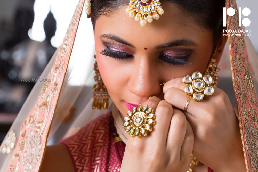 Photo of Indian bride posing with nath