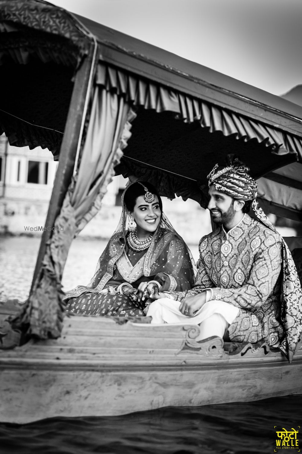 Photo of Cool bride and groom entry idea on shikara