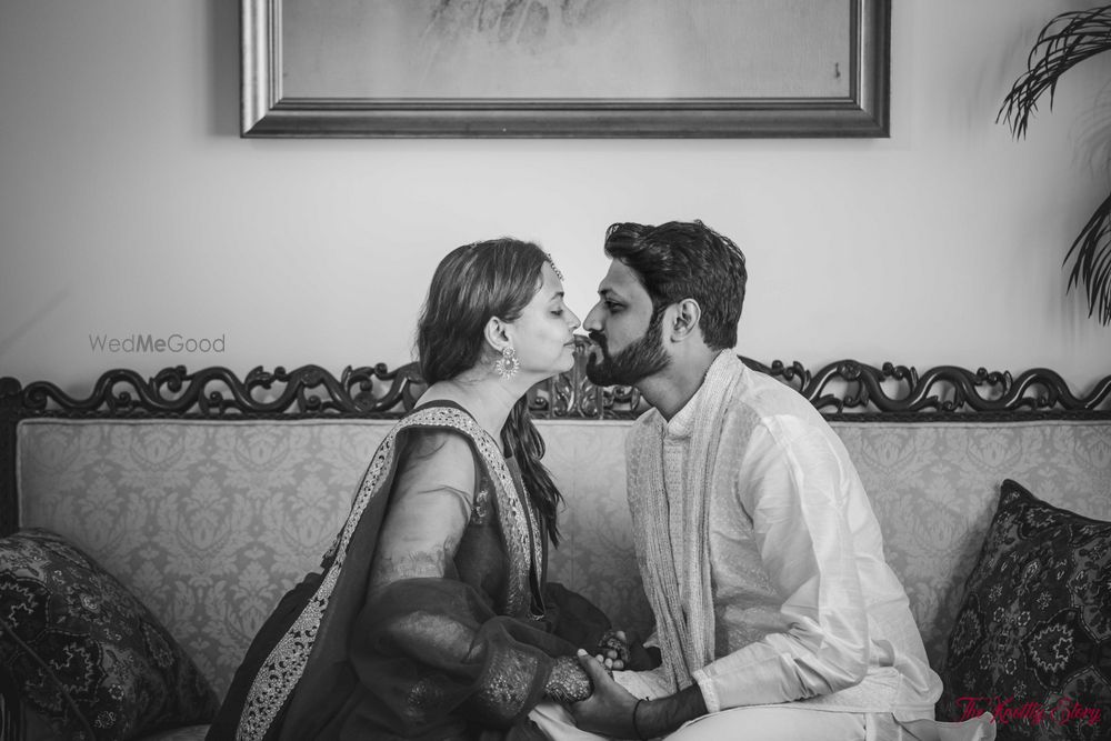 Photo From Couple Shoot In Taj Mahal Place - By The Knotty Story