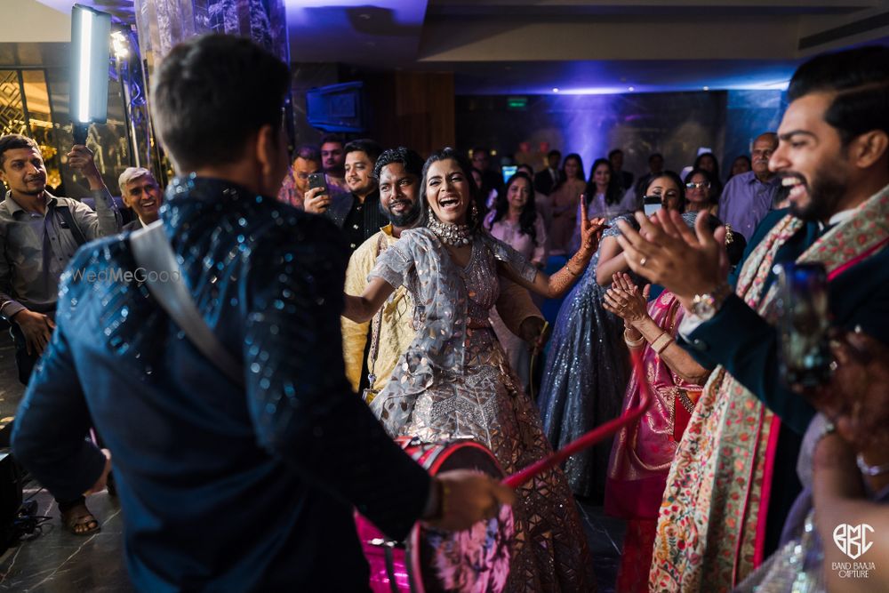 Photo From Yash Devanshi: Energetic Sangeet at JK Banquets, Worli - By Band Baaja Capture