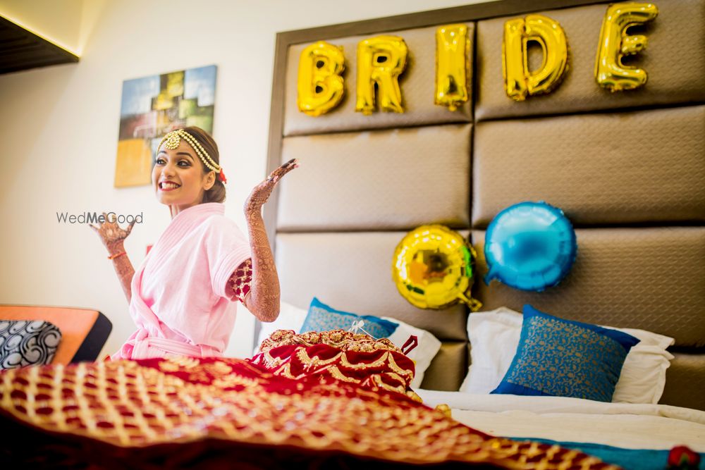 Photo of Bridal room idea with bride foil balloons