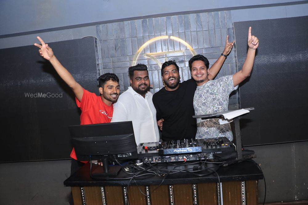 Photo From DJ Santy – Live at Tierra Kitchen & Bar, Worli - By DJ Santy