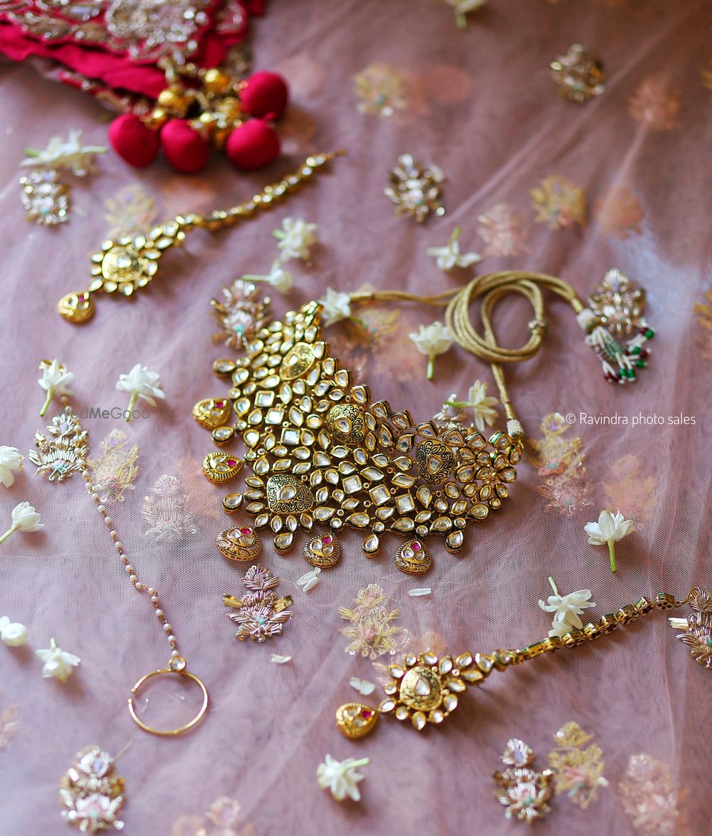 Photo of An aesthetic shot of bridal jewelry