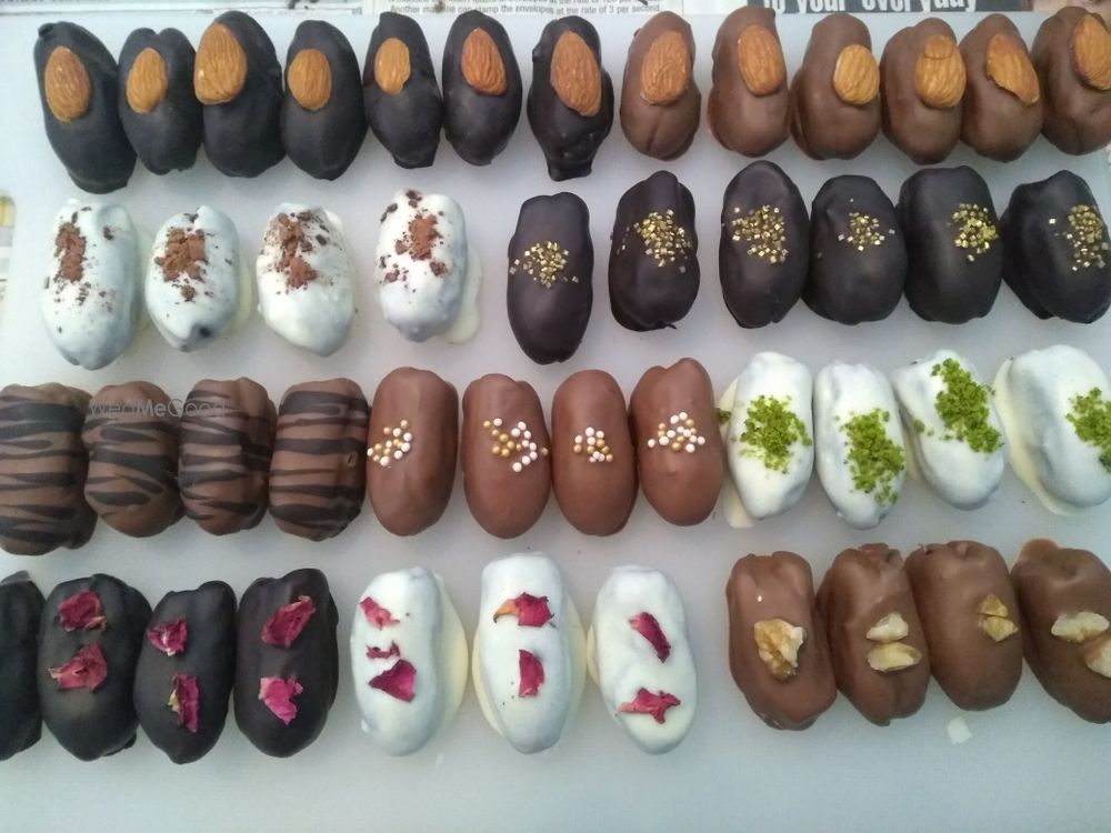 Photo From CHOCOLATE COATED DATES With STUFFED NUTS - By Date Delights