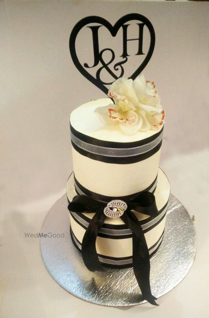 Photo From Engagement Cake - By TheBakers.in