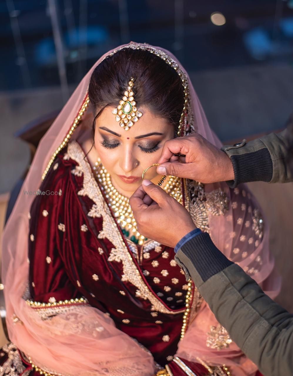 Photo From Subtle Smokey eyes n Soft lips_Prachi’s Bridal - By Nivritti Chandra