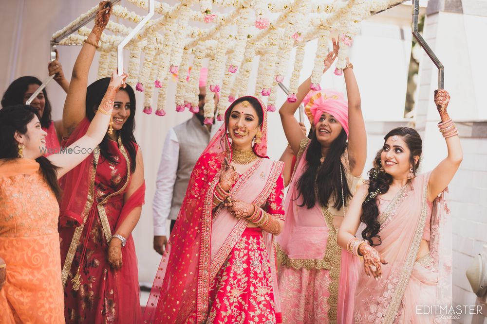 Photo From Pooja's wedding in Khar - By Aditi Mehra Bridal Makeup Artist