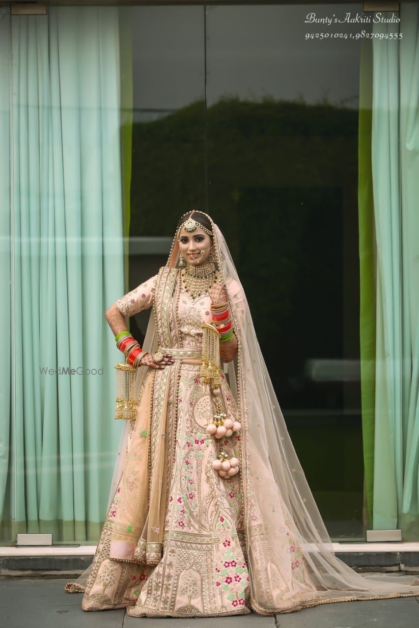 Photo From Kanika’s Wedding Day - Khajuraho  - By Makeup by Mansi Lakhwani