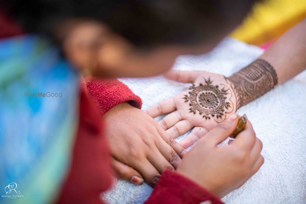 Photo From Deeksha's Mehandi Set - By Weddings by Ananya Rijhwani