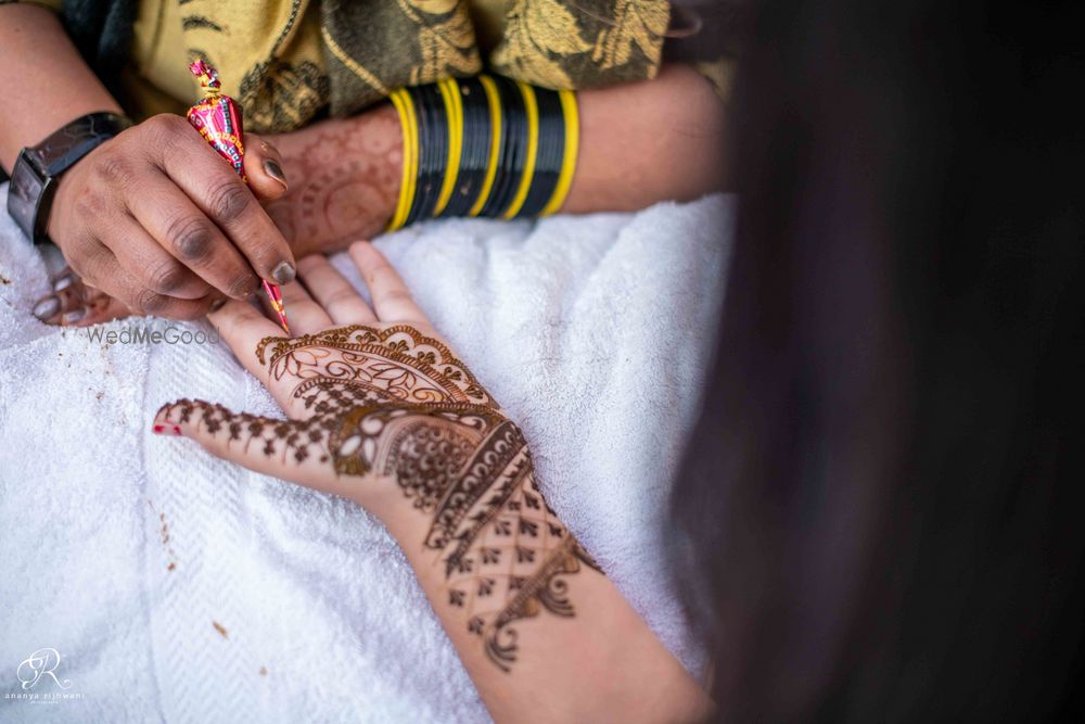 Photo From Deeksha's Mehandi Set - By Weddings by Ananya Rijhwani