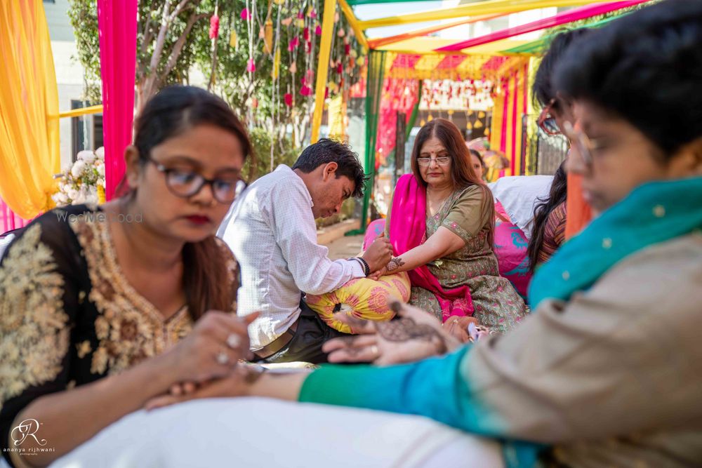 Photo From Deeksha's Mehandi Set - By Weddings by Ananya Rijhwani