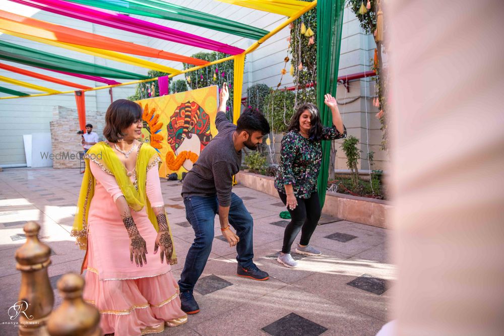 Photo From Deeksha's Mehandi Set - By Weddings by Ananya Rijhwani