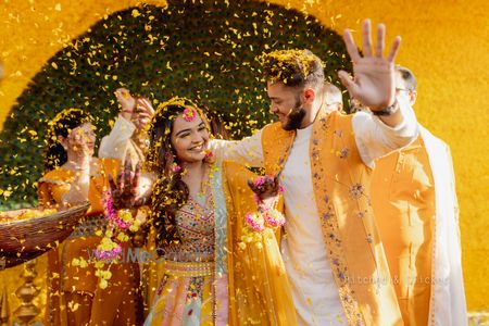 Photo of couple pose on haldi