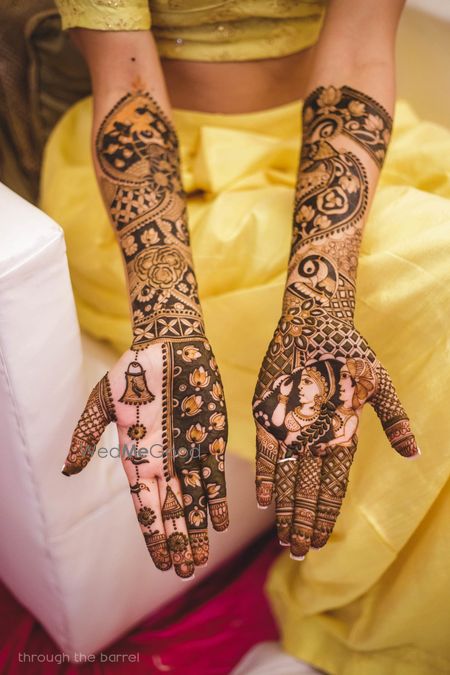 Photo of Modern unique mehendi bridal