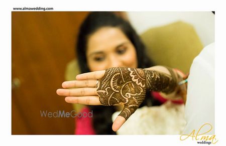 Photo of pretty and unique mehendi design