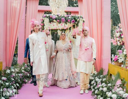 Photo of Bride under floral phoolon ki chadar