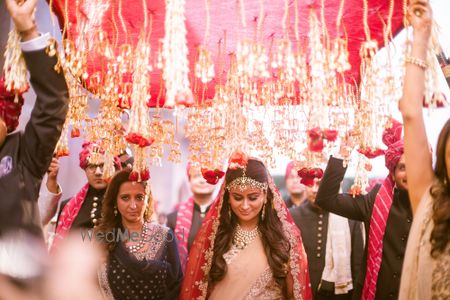 Photo of Unique phoolon ki chadar with kaleere hanging