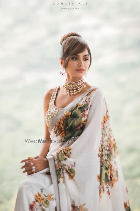 Photo of Offbeat bridal mehendi look in saree