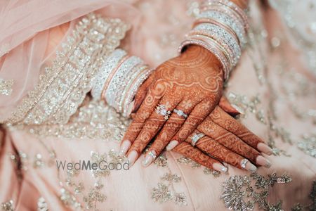 Photo of Dainty bridal details