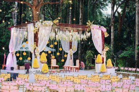 Photo of Yellow and light pink decor idea with strings