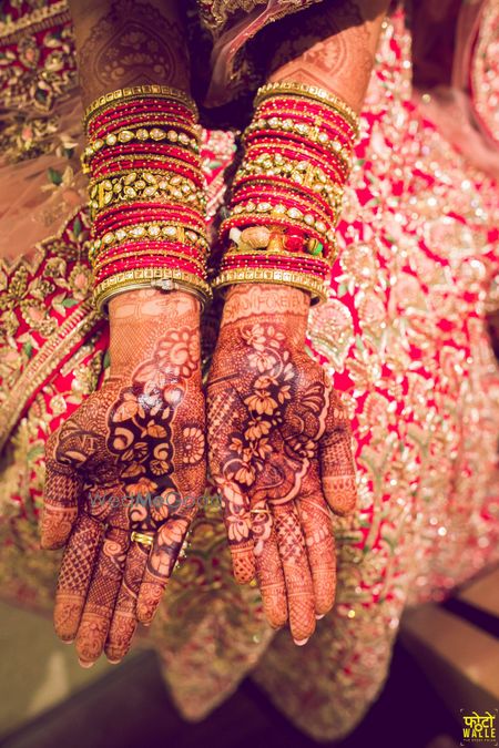 Photo of Simple bridal mehendi design on hands