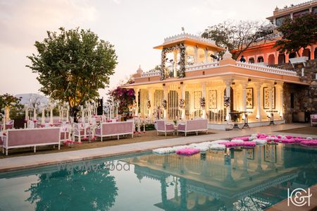 Photo of palace venue with poolside setup