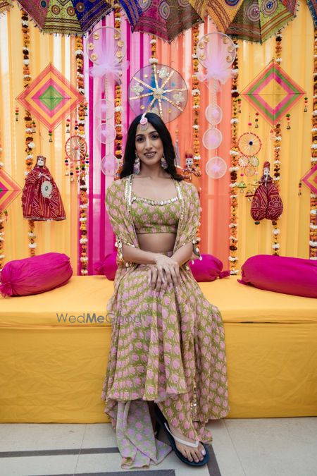 Photo of modern mehendi outfit for brides