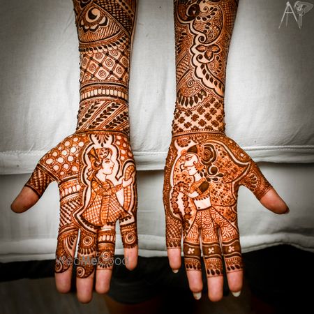 Photo of Half and half mehendi with jaimala scene