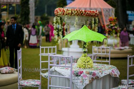 Photo of umbrella table centerpieces